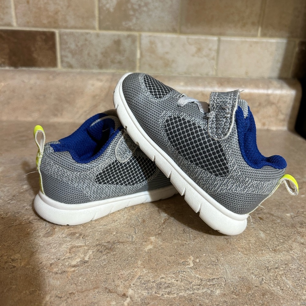 Baby Boy Sneakers — Carter’s — Sz 3